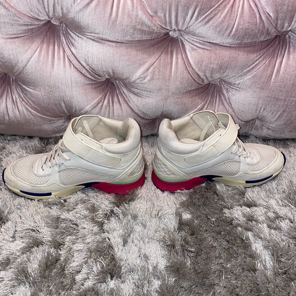 RARE CHANEL TRAINERS. Size 35.5 - Picture 4 of 6